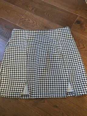 Black and White Houndstooth Mini Skirt